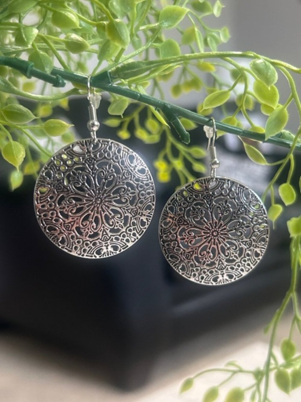 Vintage Boho Antique Silver Tone Mandala Floral Filigree Round Earring - NWOT